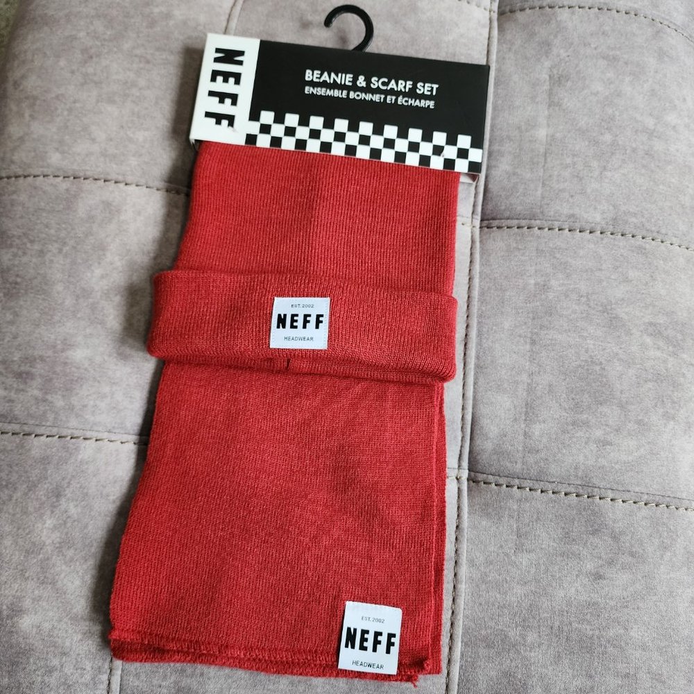 NWT Neff Beanie And Scarf Set One Size
